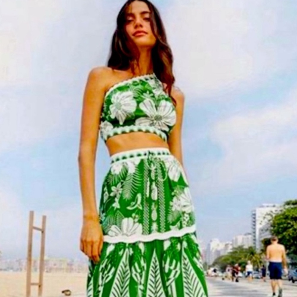 Farm Rio cropped one shoulder top. L.